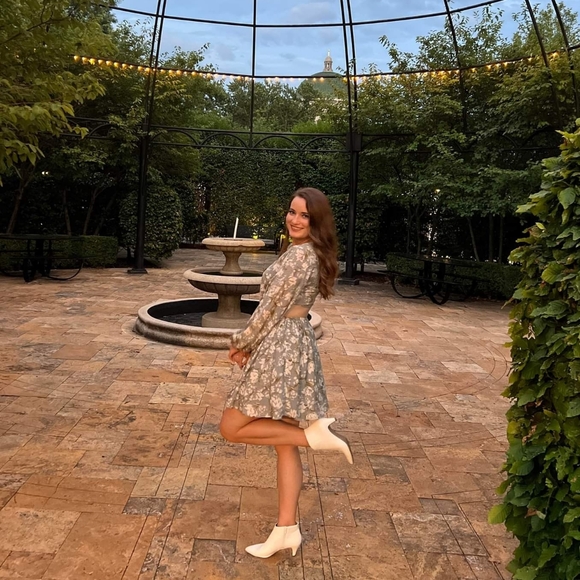 Meet your Posher, Kimberly - Picture 8 of 8